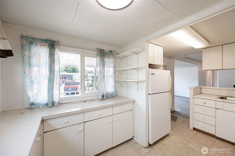 2nd image of 3235 S 182nd Street