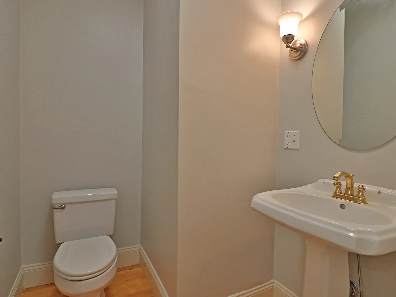 2 bed, 2.5 bath, 1312 sqft, $3,600 — Photo 4