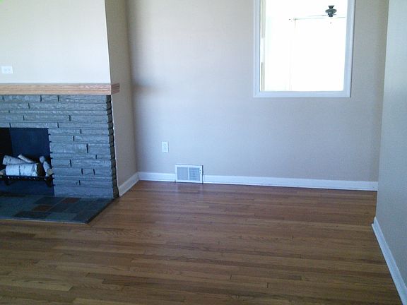 3rd image of 21606 Yale St