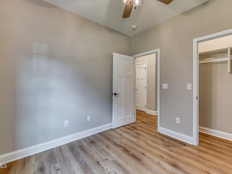 313 Monroe Dr — Photo 18