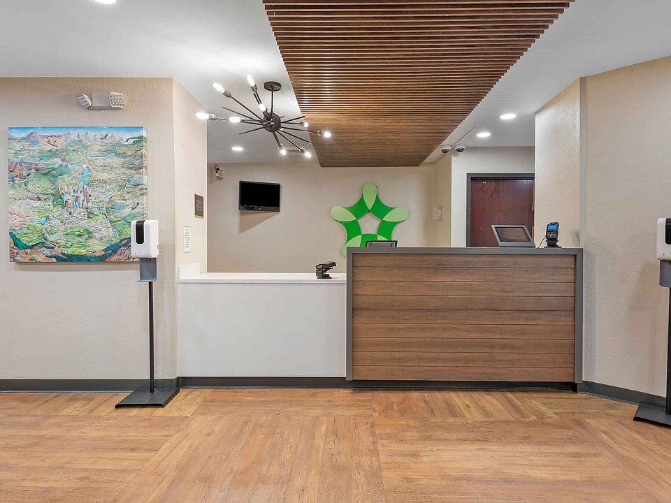 Lobby and Guest Check-in