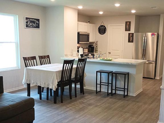 4th image of 1196 Clover Ct