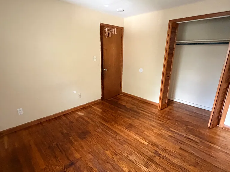241 Circular Ave — Photo 14