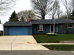 7408 Williamsburg Rd, Lansing, MI 48917