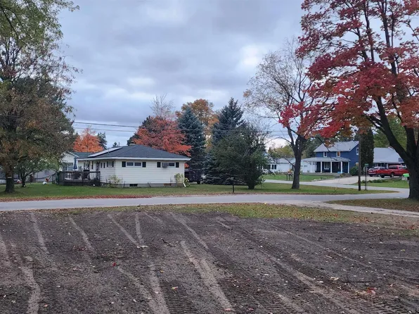 106 N Walnut St, Kalkaska, MI 49646