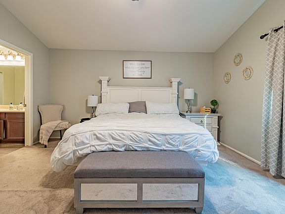 4th image of 384 W Jersey Way