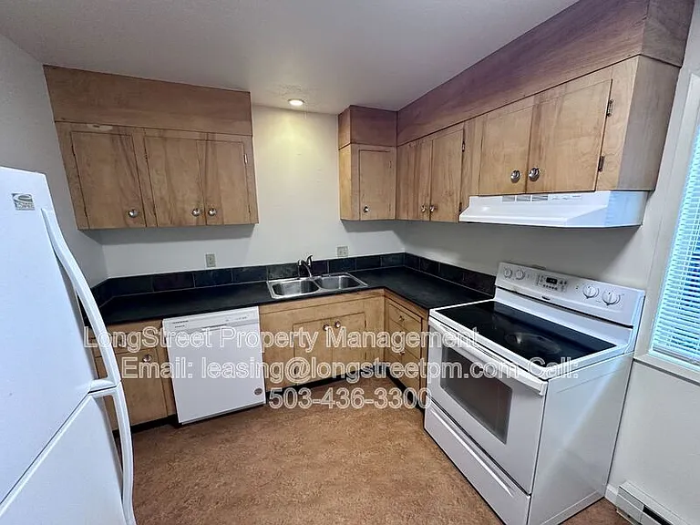 121 SE 30th Pl — Photo 3