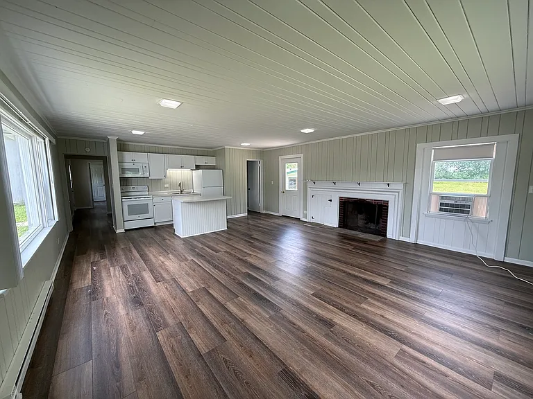17915 W Sand Lake Rd — Photo 2