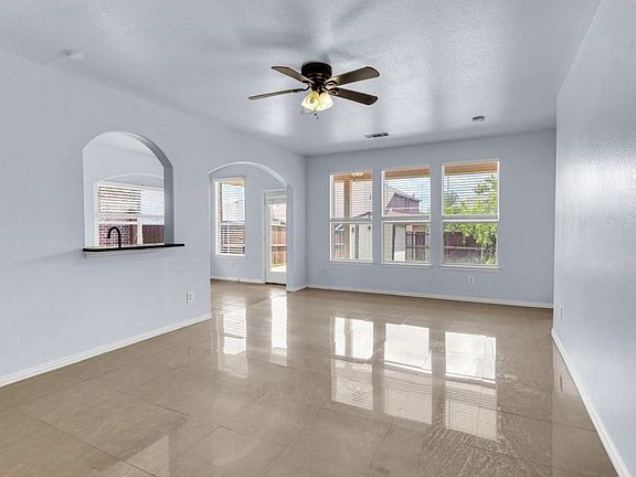 3rd image of 933 Bens Dr