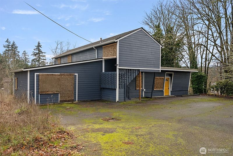 2nd image of 6323 Kitsap Way