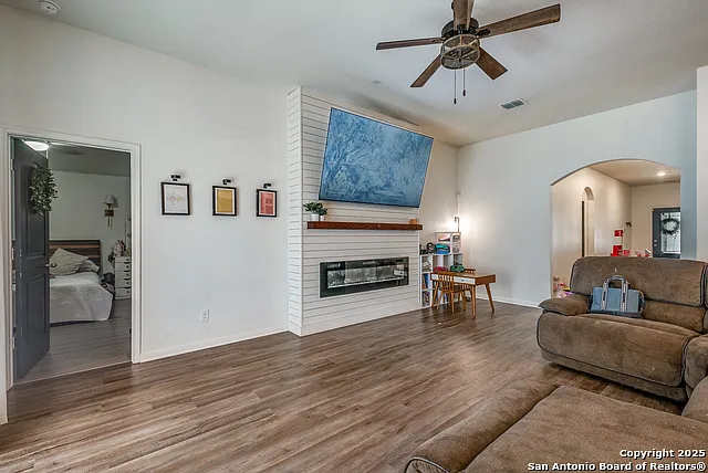 6122 Underwood Way — Photo 3