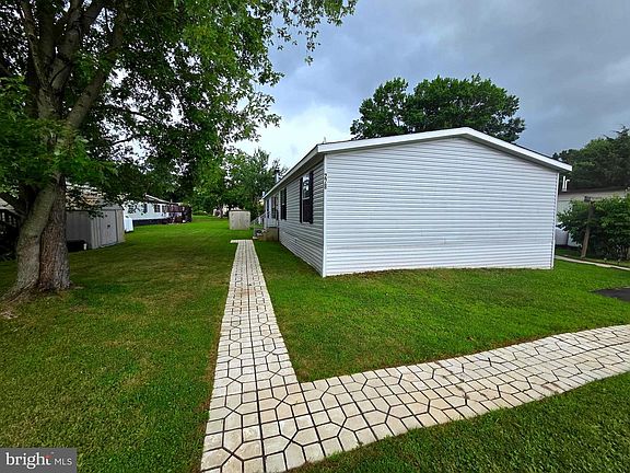 2nd image of 278 Lake Ln