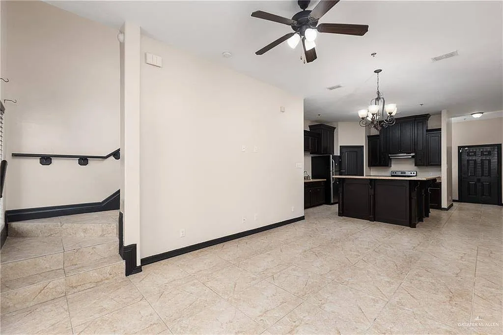 2 bed, 2.5 bath, 1100 sqft, $1,300 — Photo 3