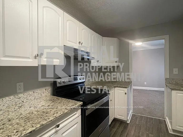 444 Corbin Ave — Photo 4