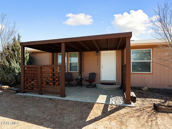 2nd image of 1171 Red Cinder Rd