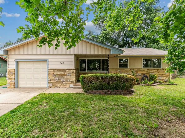 560 N Woodchuck Ln, Wichita, KS 67212