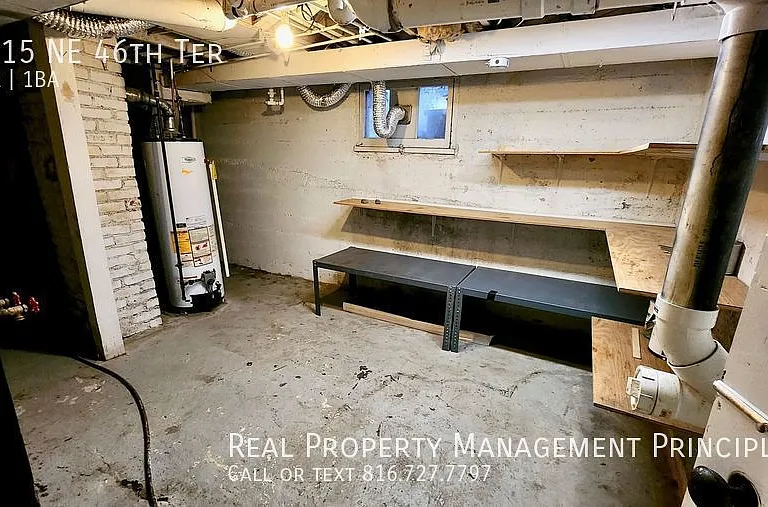 4515 NE 46th Ter — Photo 15