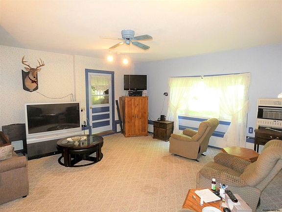 3rd image of 26 Rays Rd