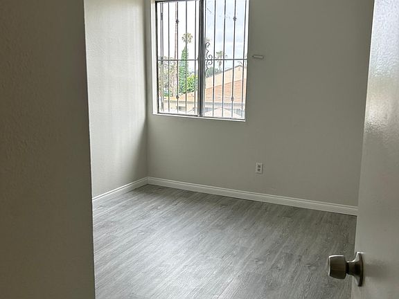 4th image of 2555 Caminito Espino