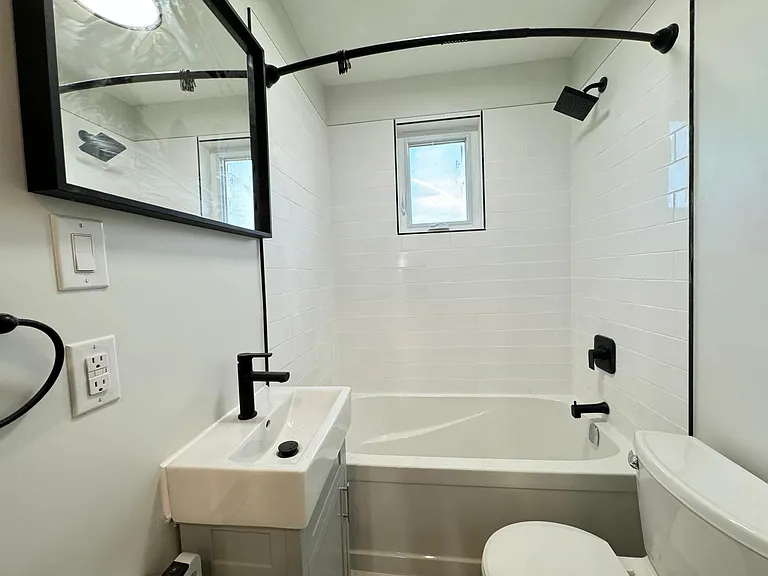 931 Main St E #4 — Photo 15