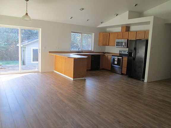 4th image of 884 Mount Olympus Ave SE