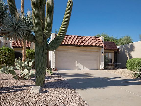 2nd image of 2504 E Villa Maria Dr
