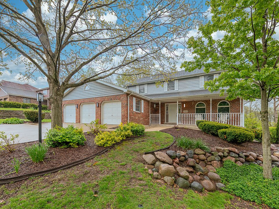 1st image of 13421 W Oakwood Ct