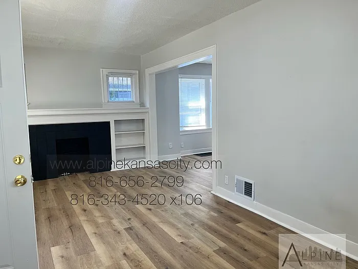 2 bed, 1.0 bath, 1004 sqft, $995 — Photo 4
