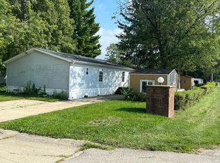 392 N Jefferson St, Mahomet, IL 61853