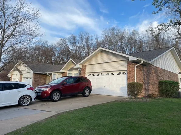 3065 Shady Oak Dr, Saint Charles, MO 63301
