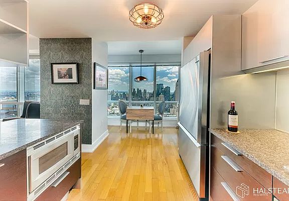 3rd image of 350 W 42nd St APT 46B