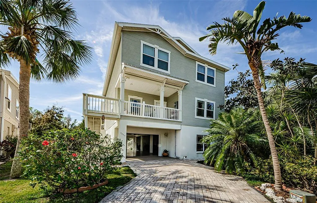 3 bed, 2.5 bath, 2295 sqft, $3,250 — Photo 1