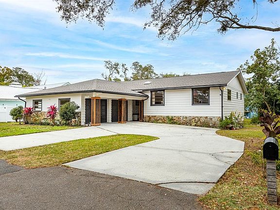 5th image of 12756 Poinsettia Ave