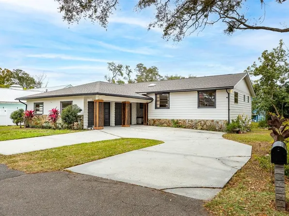 12756 Poinsettia Ave, Seminole, FL 33776