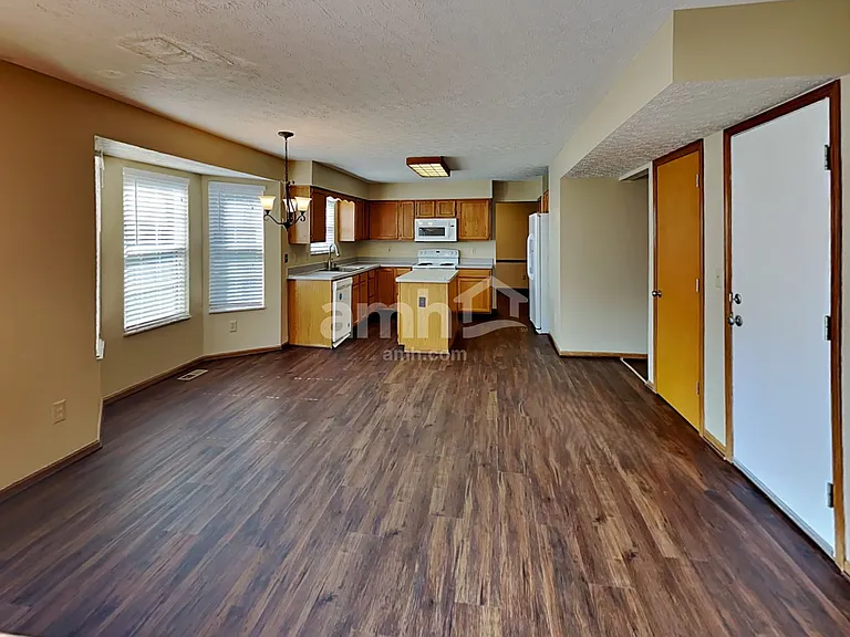 12098 Mallard Pond Dr — Photo 4
