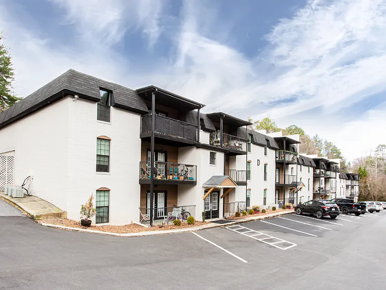 Parkside Sandy Springs — Photo 9