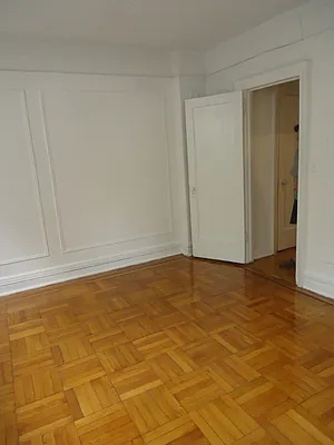 Rented by Urban Real Estate Property Group Inc | media 25