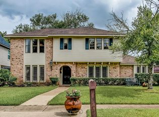 2718 Raintree Dr, Sugar Land, TX 77478