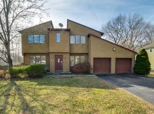 157 Pine Tree Ln, Tappan, NY 10983