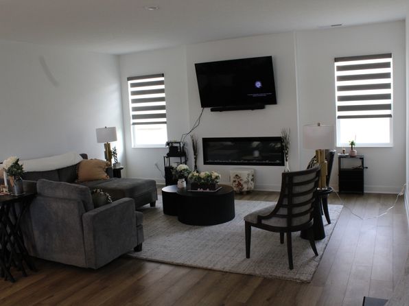 360 Lincoln Cir W, Fortville, IN 46040