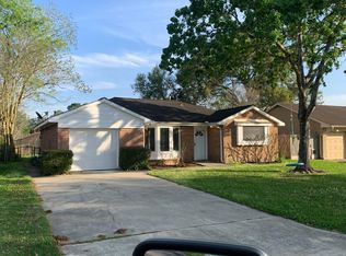 403 Stratmore Dr, Friendswood, TX 77546
