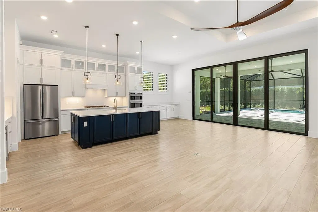 3 bed, 3.0 bath, 2658 sqft, $7,200 — Photo 2