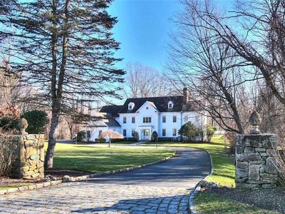 184 Cross Highway, Westport, CT, 06880