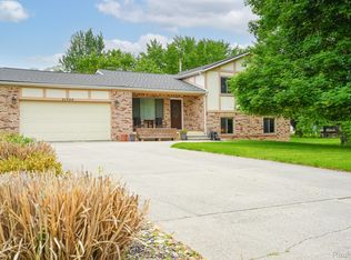 31700 W Ten Mile Rd, Farmington Hills, MI 48336