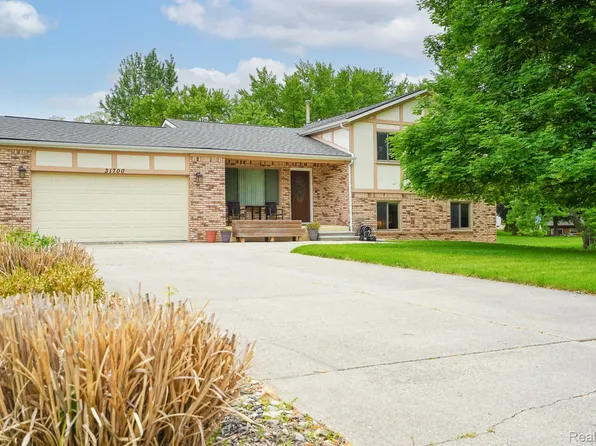 31700 W Ten Mile Rd, Farmington Hills, MI 48336