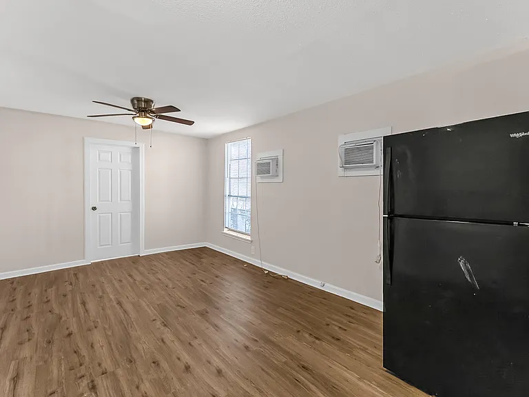 827 W Rosewood Ave #6 — Photo 4