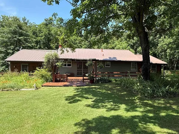 4355 Raleigh Rd, Eldorado, IL 62930