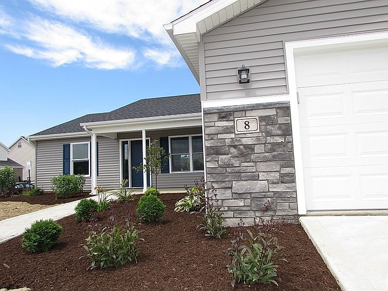 1st image of 8 Cambridge Dr