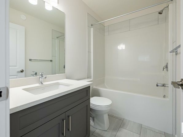 413 27th St SW, Edmonton, AB T6X 3H9