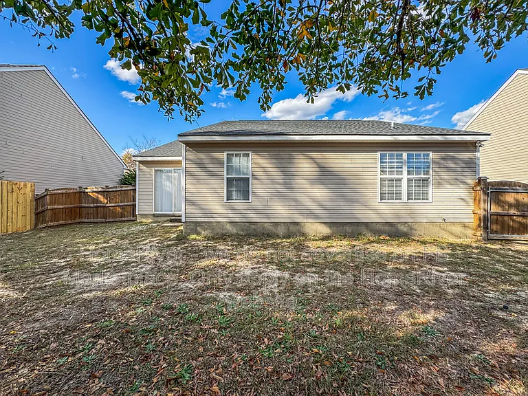 733 Elderberry Ln — Photo 15